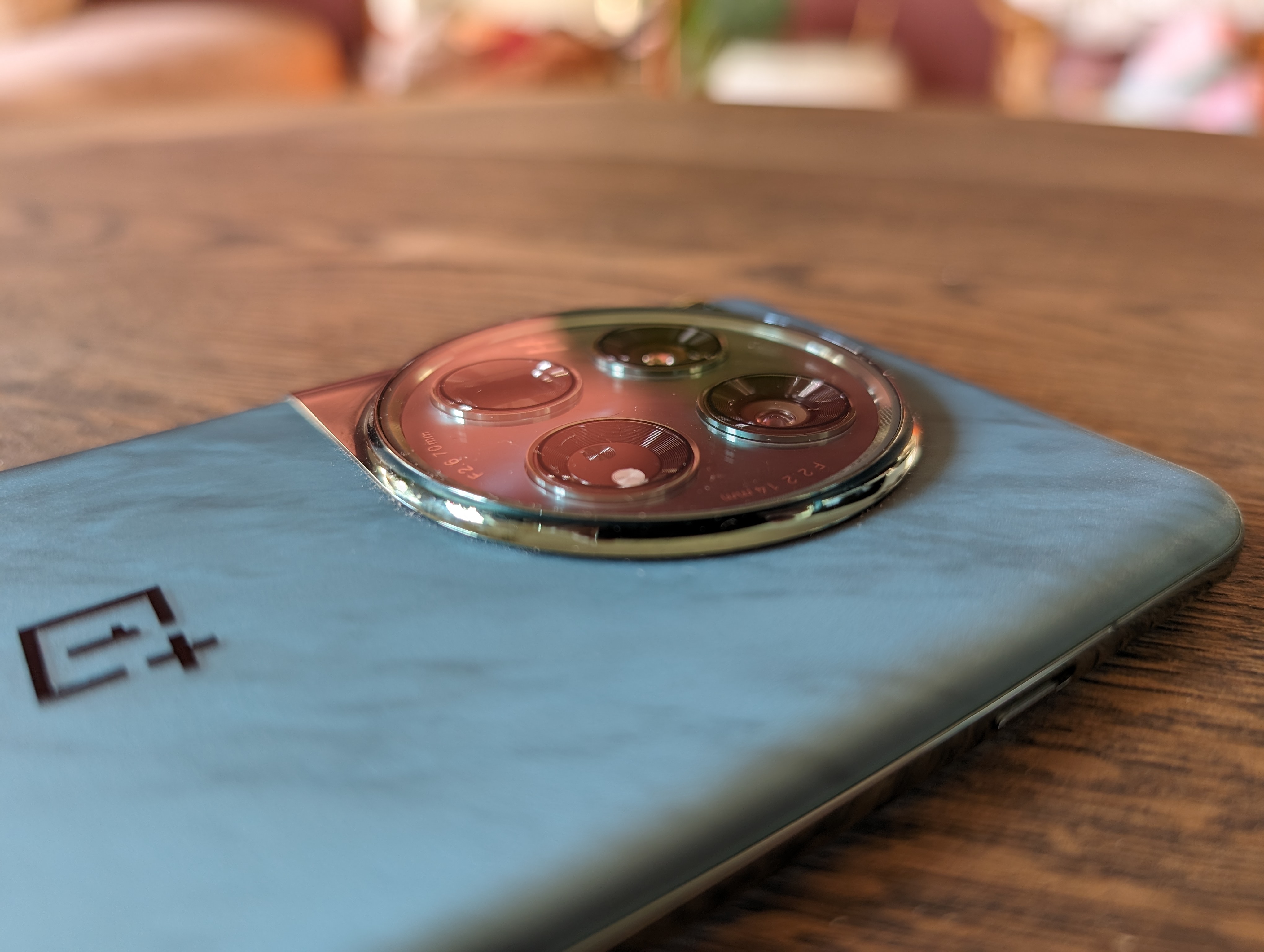 OnePlus 12 Kamerastoß.jpg